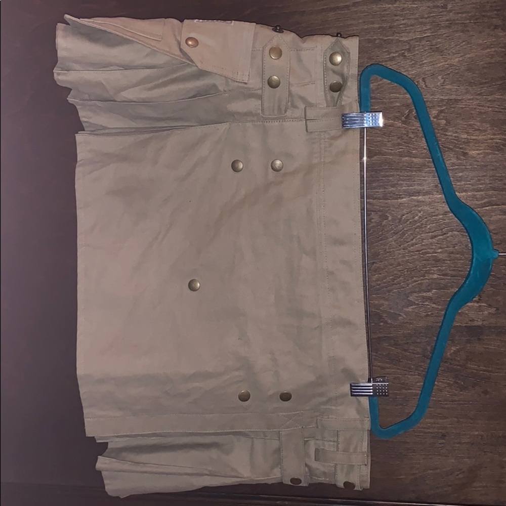 Khaki kilt